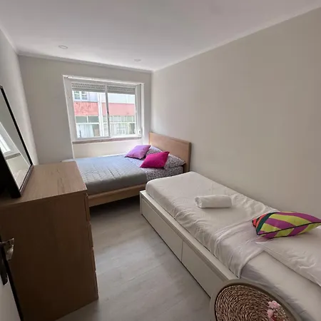 Moscavide Quartos منزل للإقامة Lisboa